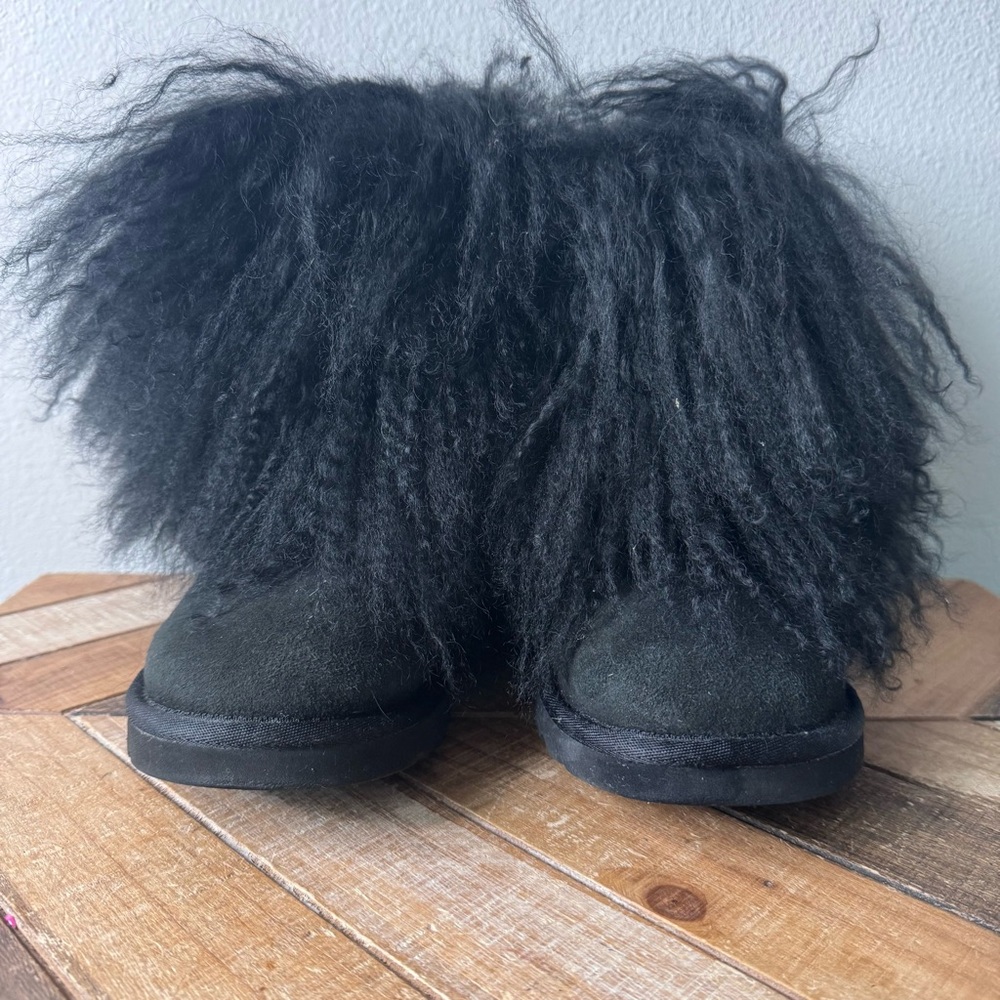 UGG Short Mongolian Sheepskin Cuff Boot - Picture 5 of 14
